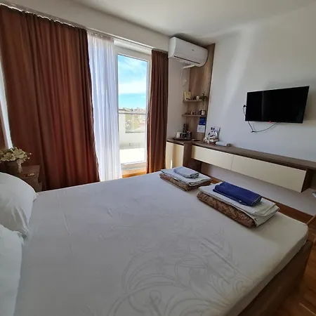 Bojana Penthouse Apartament *
